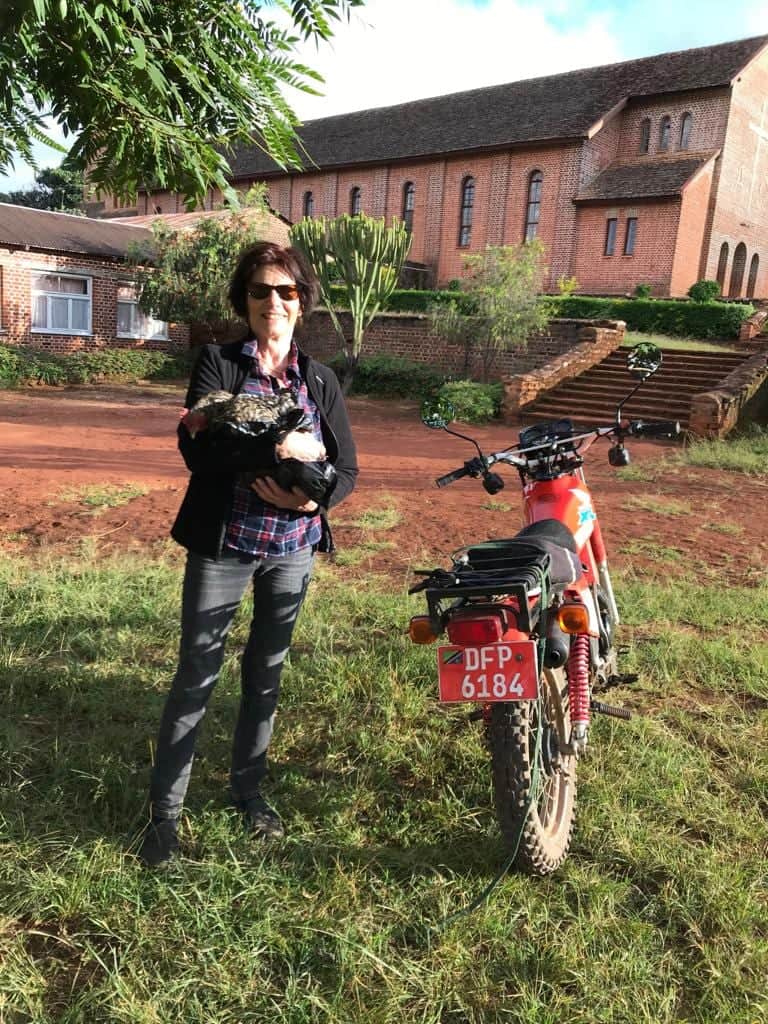 Unterwegs im Projektgebiet – Motorrad auf einer Bergpiste
